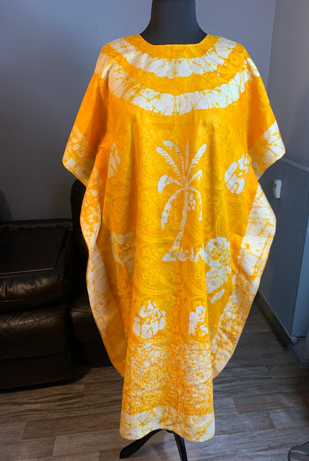 Robe Bazin Batik Style Bohème Jaune. Robe à motifs, design , motif: Palmiers, Afrique L'art 100% Coton Très Doux