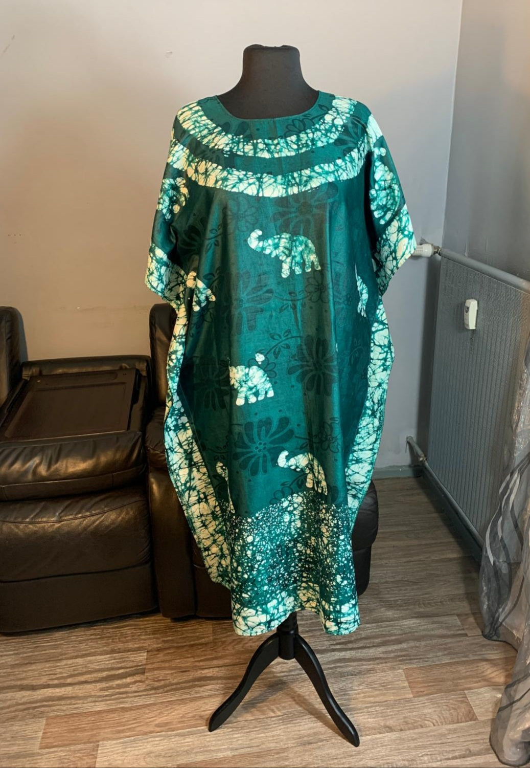 Robe Bazin Batik Style Bohème Vert. Robe Robe à motifs, design, motif : éléphants, L'art 100% Coton Très Doux