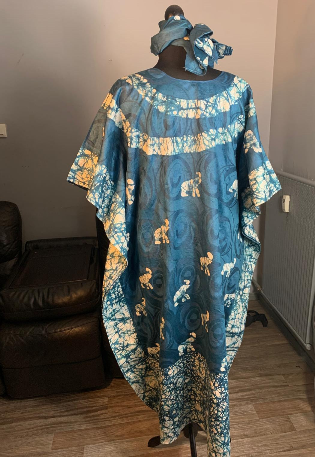 Robe Longue Bazin Batik Vert Style Bohème a Motifs avec Foulard 100% Coton très doux design art
