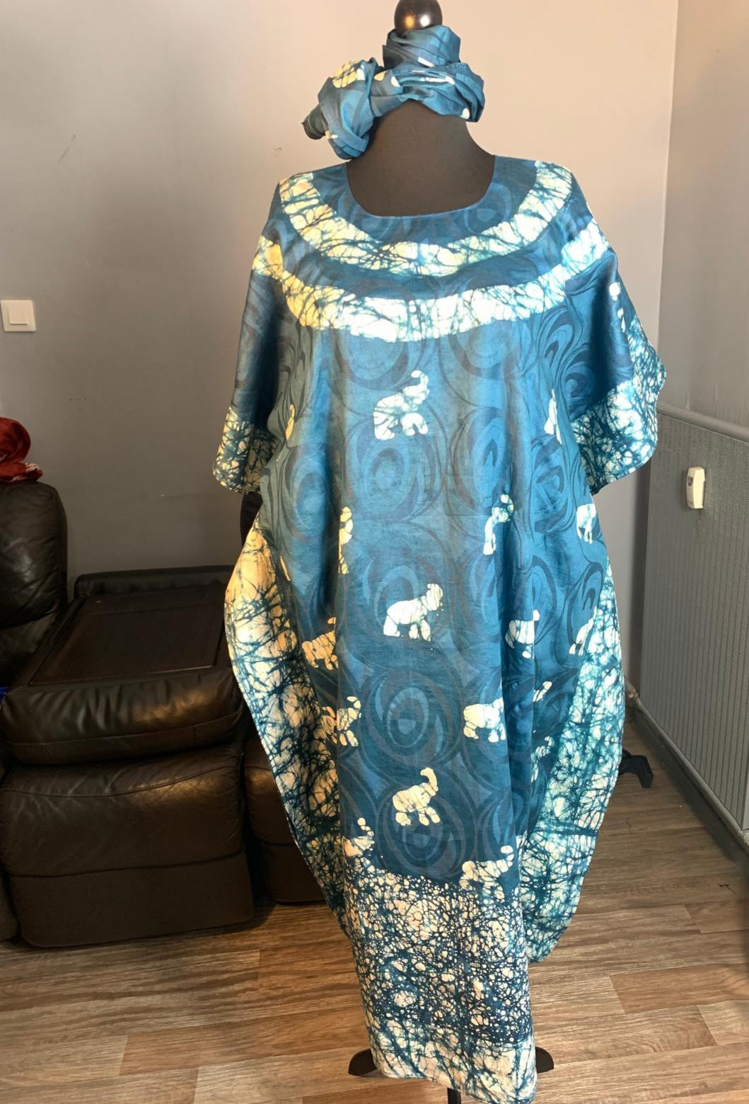 Robe Longue Bazin Batik Vert Style Bohème a Motifs avec Foulard 100% Coton très doux design art