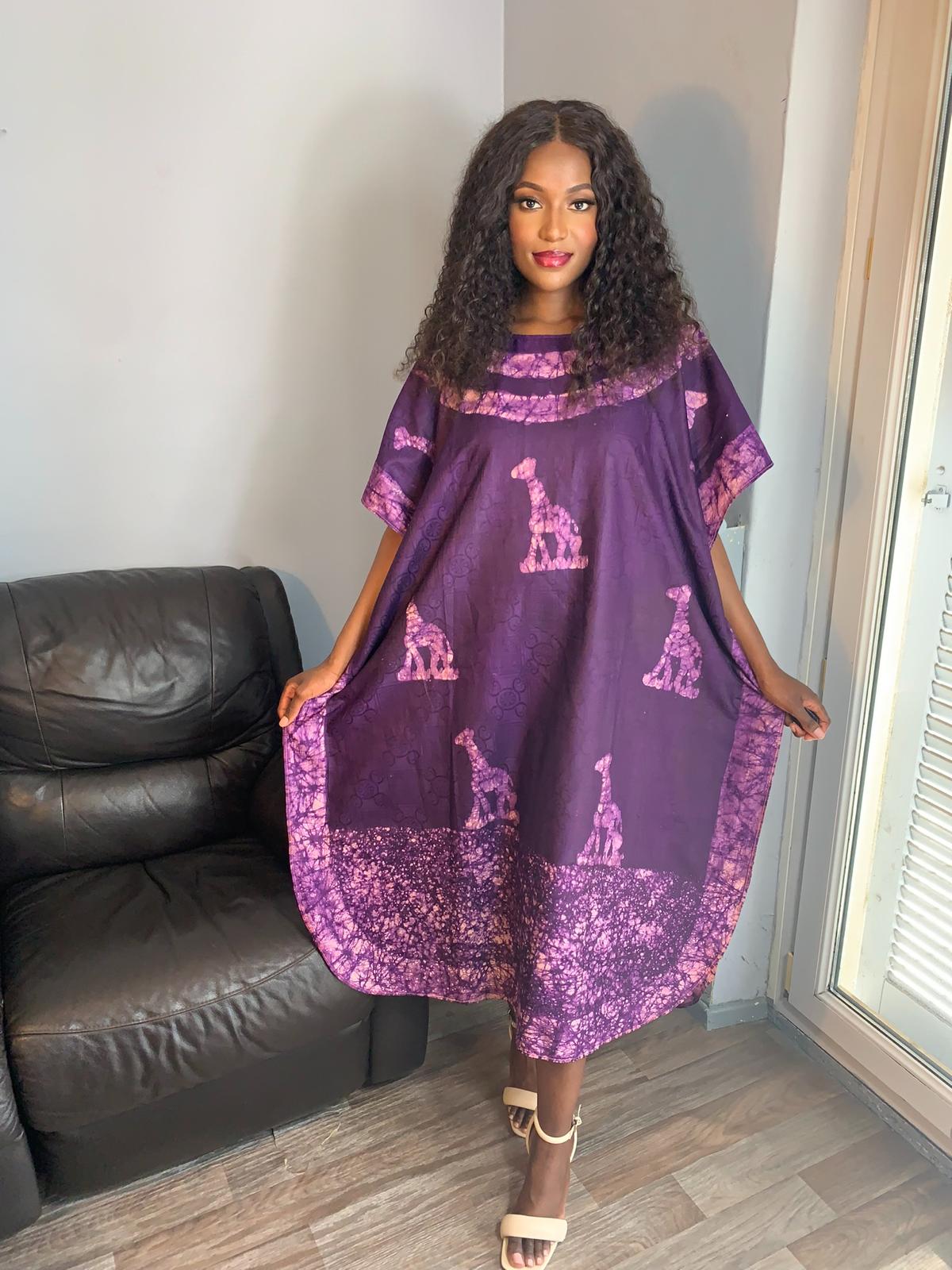 Robe femme Bazin Batik Style Bohème Violet. Robe à motifs motif : Girafe L'art 100% Coton Très Doux