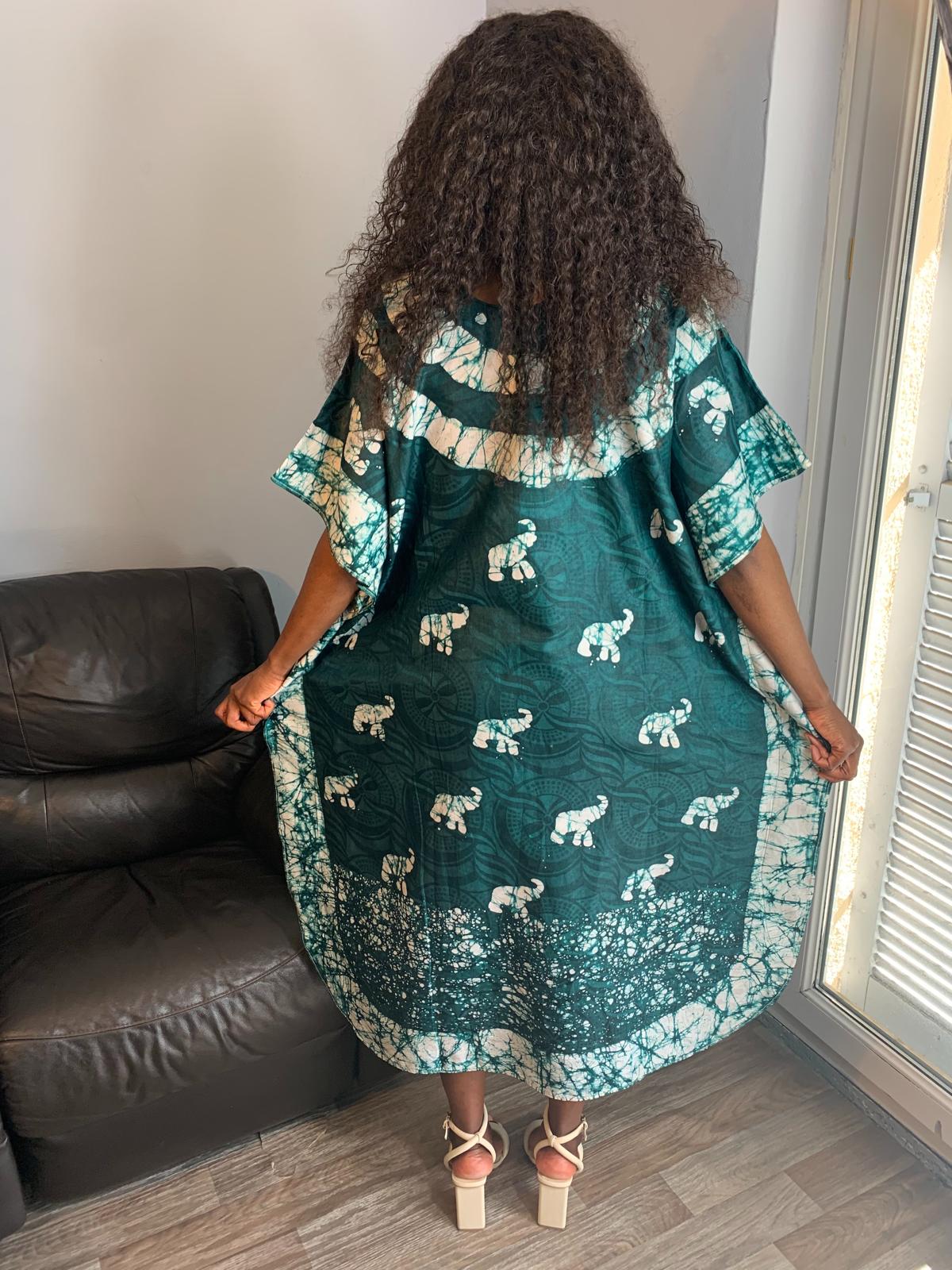 Robe Bazin Batik Style Bohème Vert Foncé. Robe à motifs, design, motif : Éléphants L'art 100% Coton Très Doux