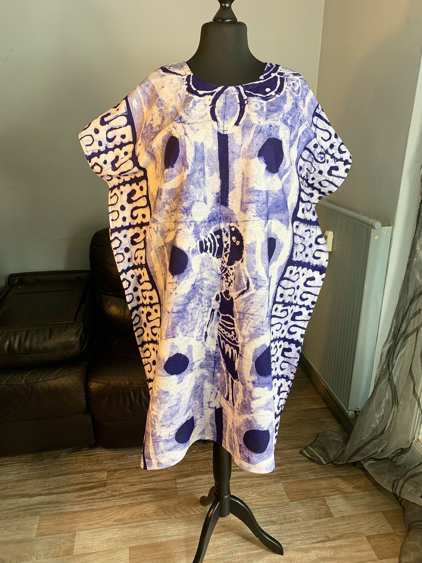 Batikkleid-Muster: Blaue Dame