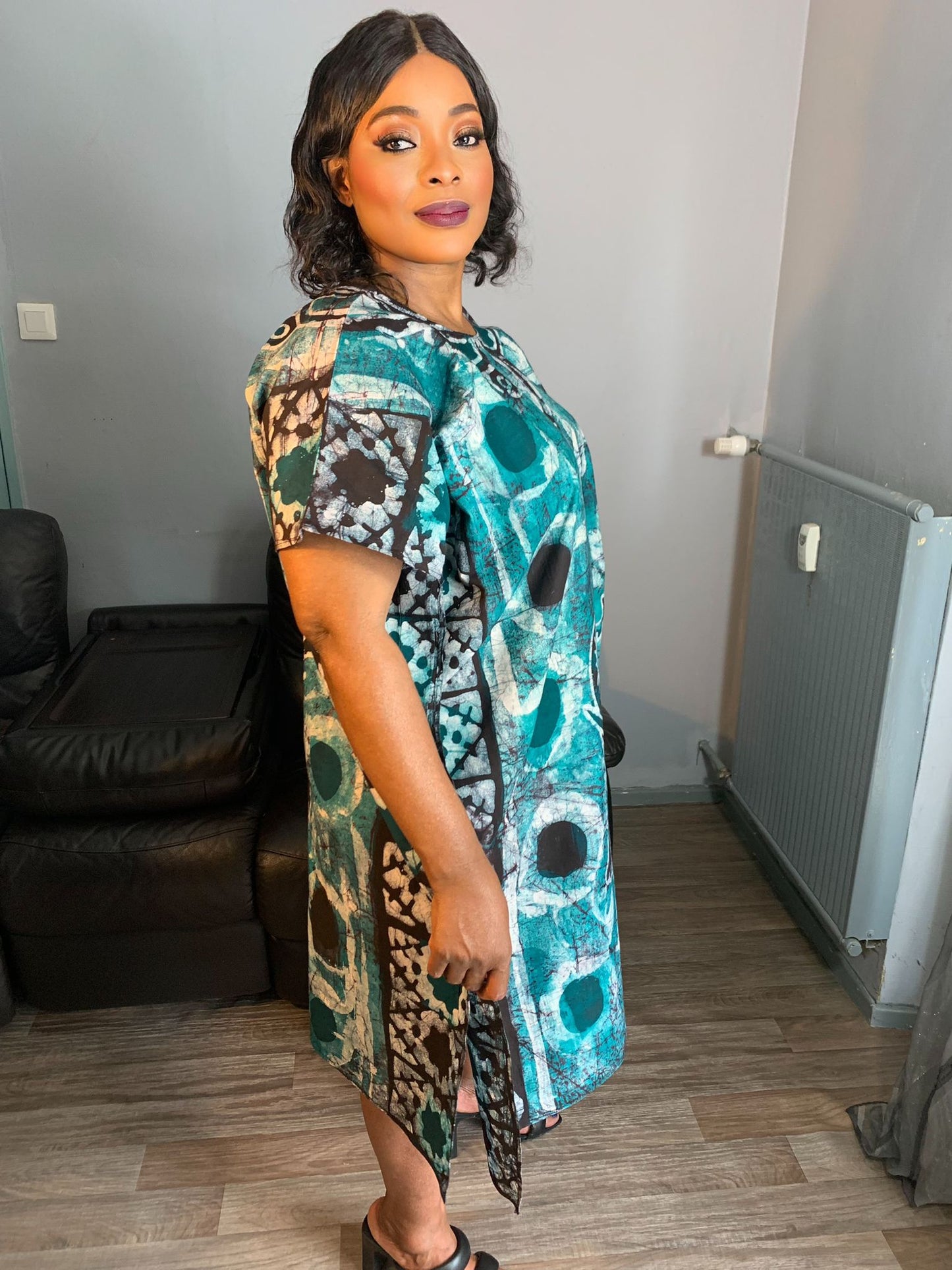 Batik-Kleid-Muster: Grüne Elefanten