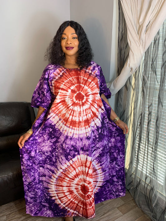 Lila Batik-Langes Kleid