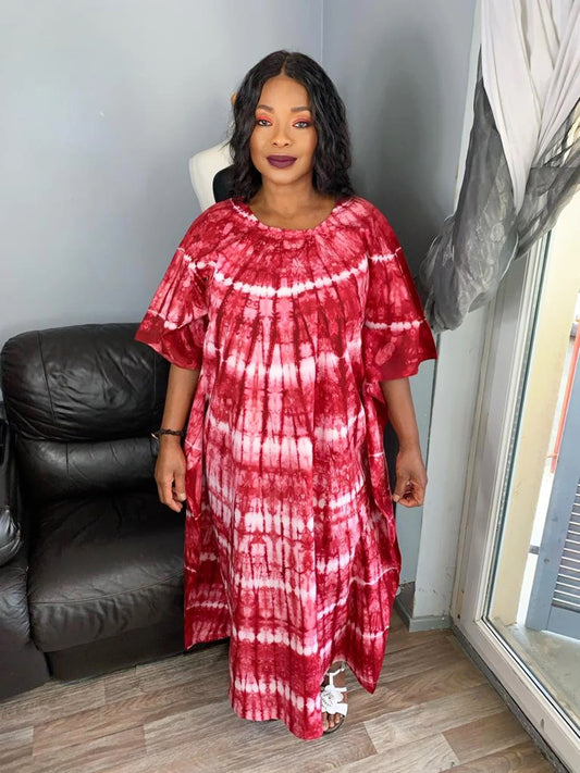 Langes rosa Batikkleid