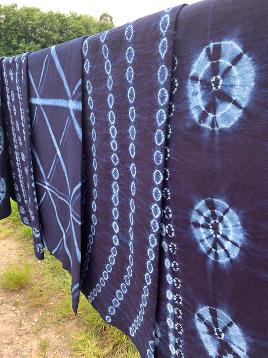 Natürlicher Indigo-Baumwollstoff – hochwertige handwerkliche Färbung