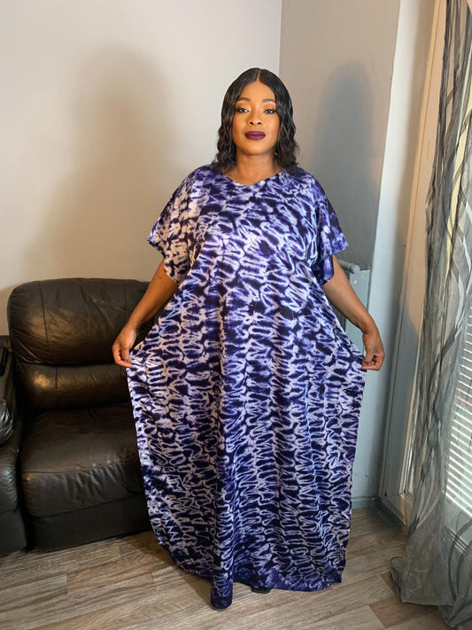 Langes Kleid aus Indigo-Kaftan-Seide in Marineblau