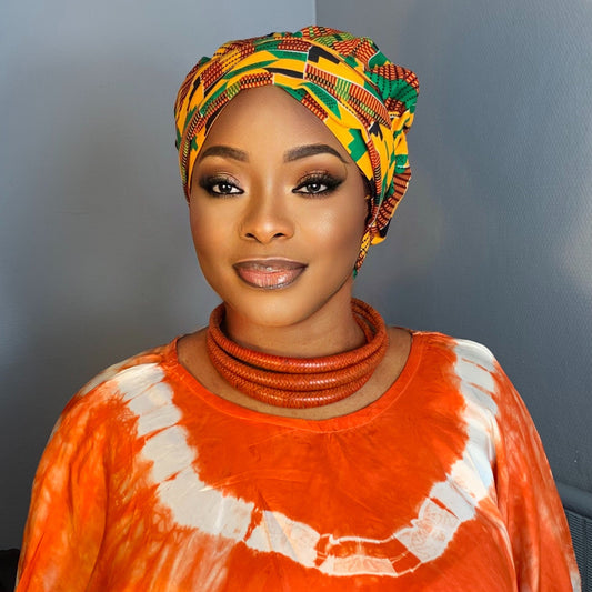 Viele geflochtene Guongue-Lederhalsketten – einzigartiger Burkinabé-Schmuck