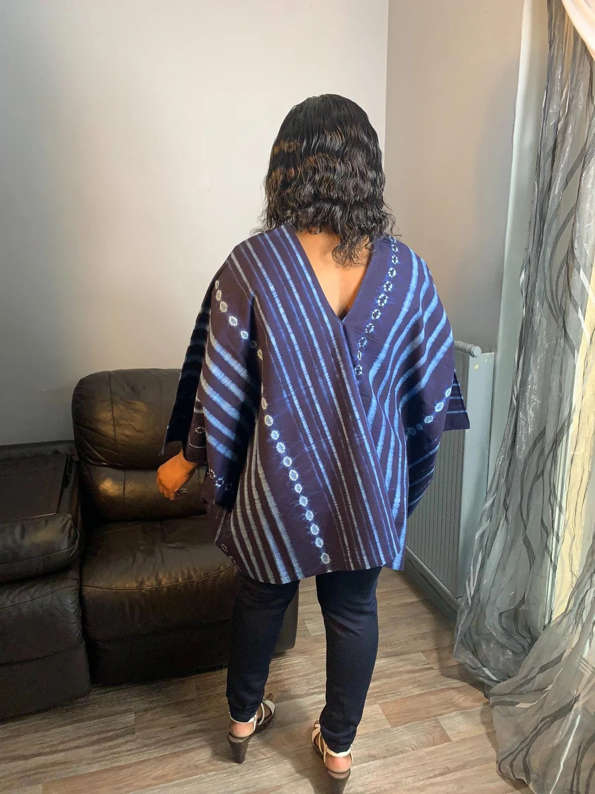 Indigo handgefärbtes Tye-and-Dye-Top, Adiré, Vintage-Bohemian-Stil