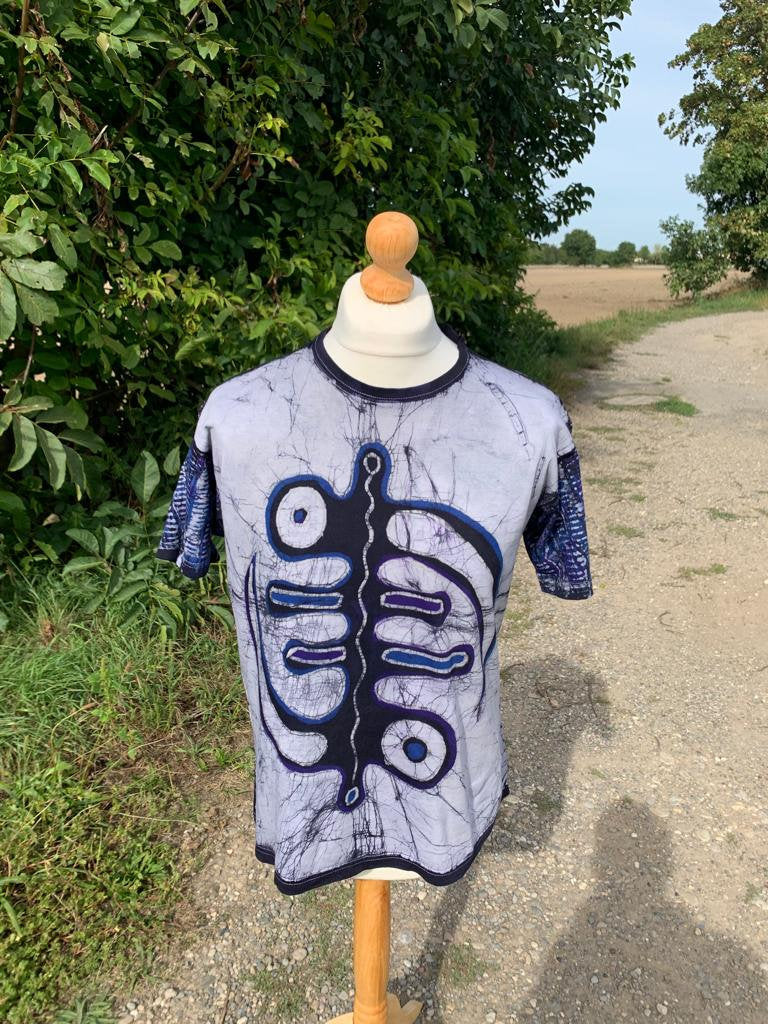 T-shirt mixte Batik a Motif Variés.