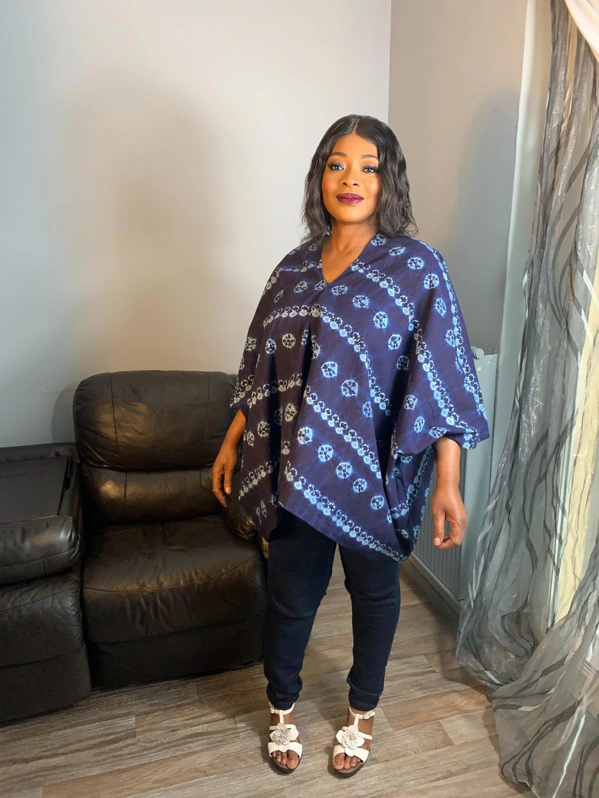 Indigo handgefärbtes Tye-and-Dye-Top, Adiré, Vintage-Bohemian-Stil