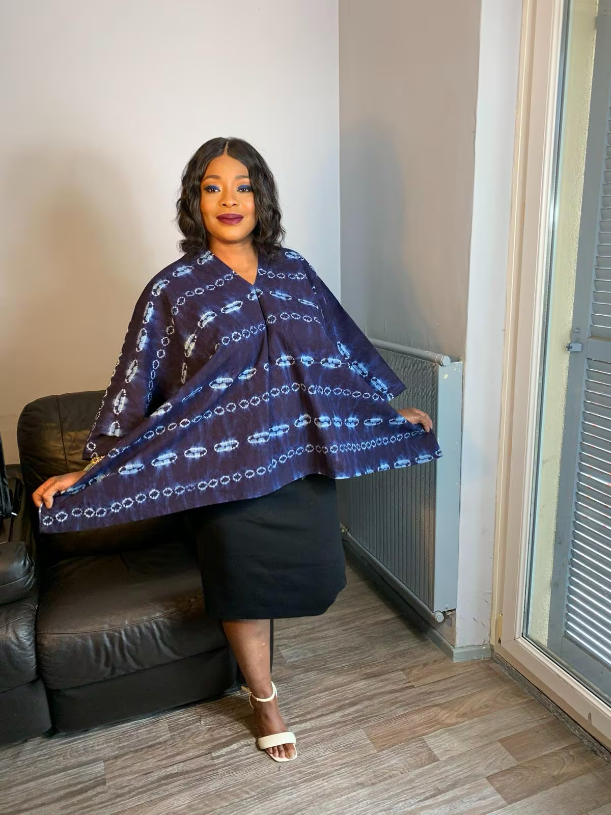 Indigo handgefärbtes Tye-and-Dye-Top, Adiré, Vintage-Bohemian-Stil