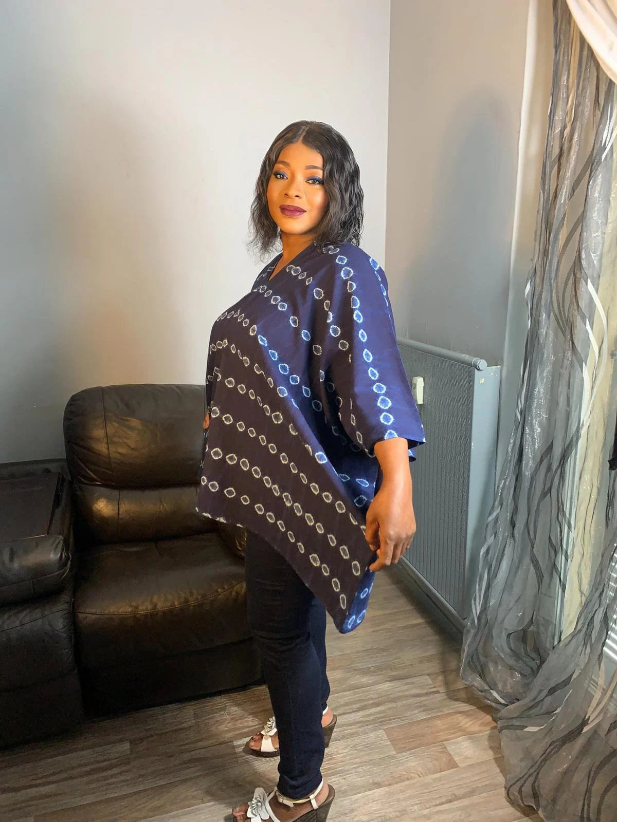 Indigo handgefärbtes Tye-and-Dye-Top, Adiré, Vintage-Bohemian-Stil