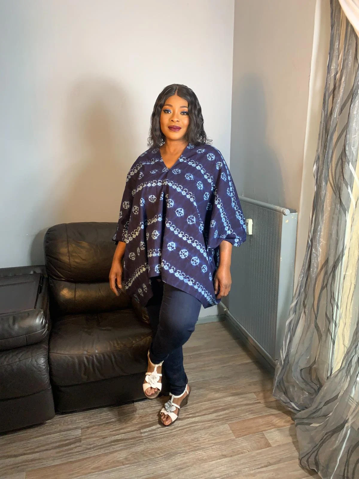 Indigo handgefärbtes Tye-and-Dye-Top, Adiré, Vintage-Bohemian-Stil