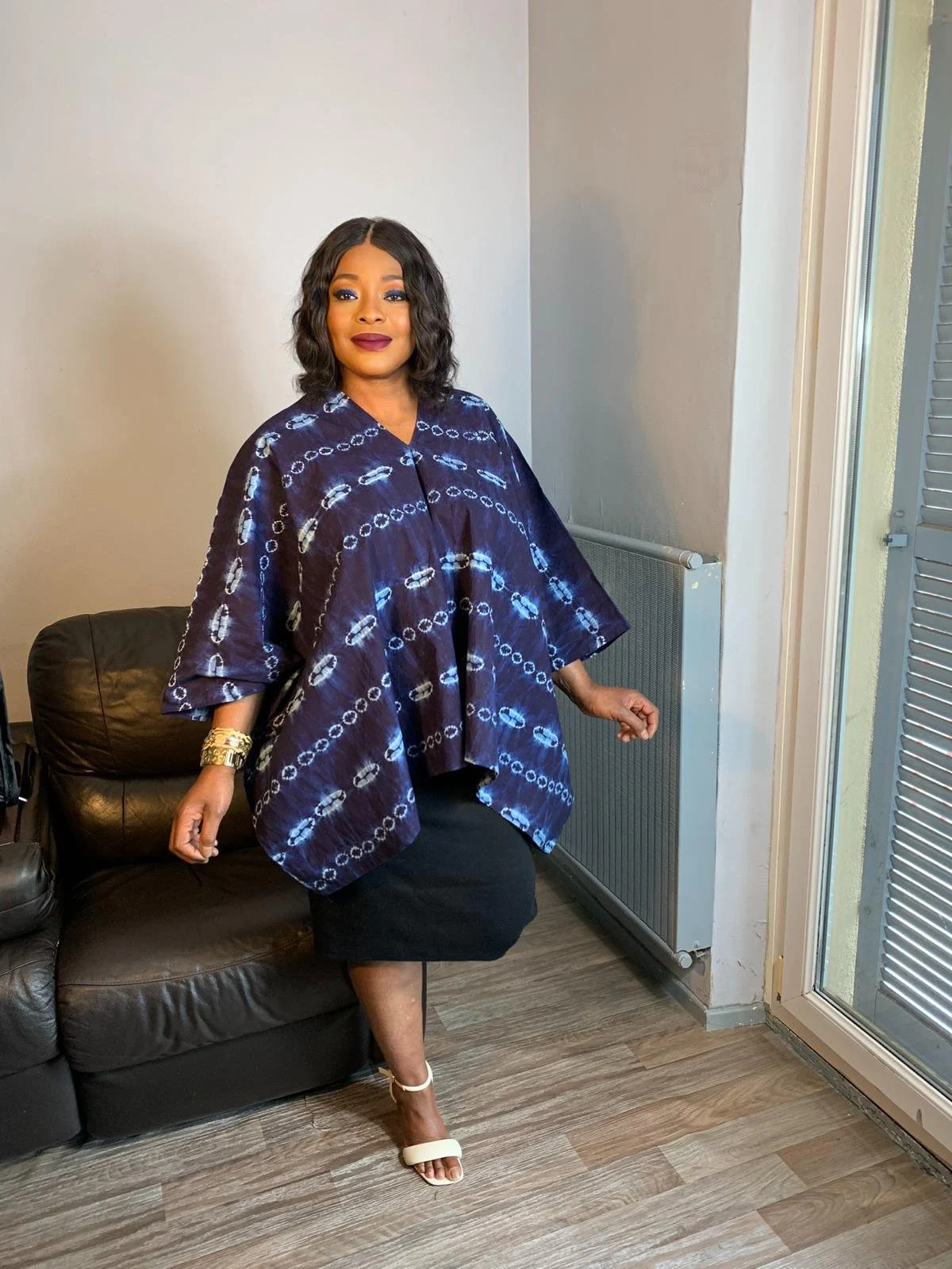 Indigo handgefärbtes Tye-and-Dye-Top, Adiré, Vintage-Bohemian-Stil