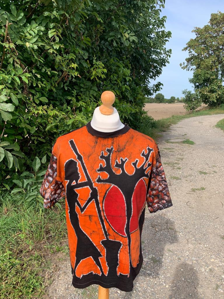 T-shirt mixte Batik a Motif Variés.