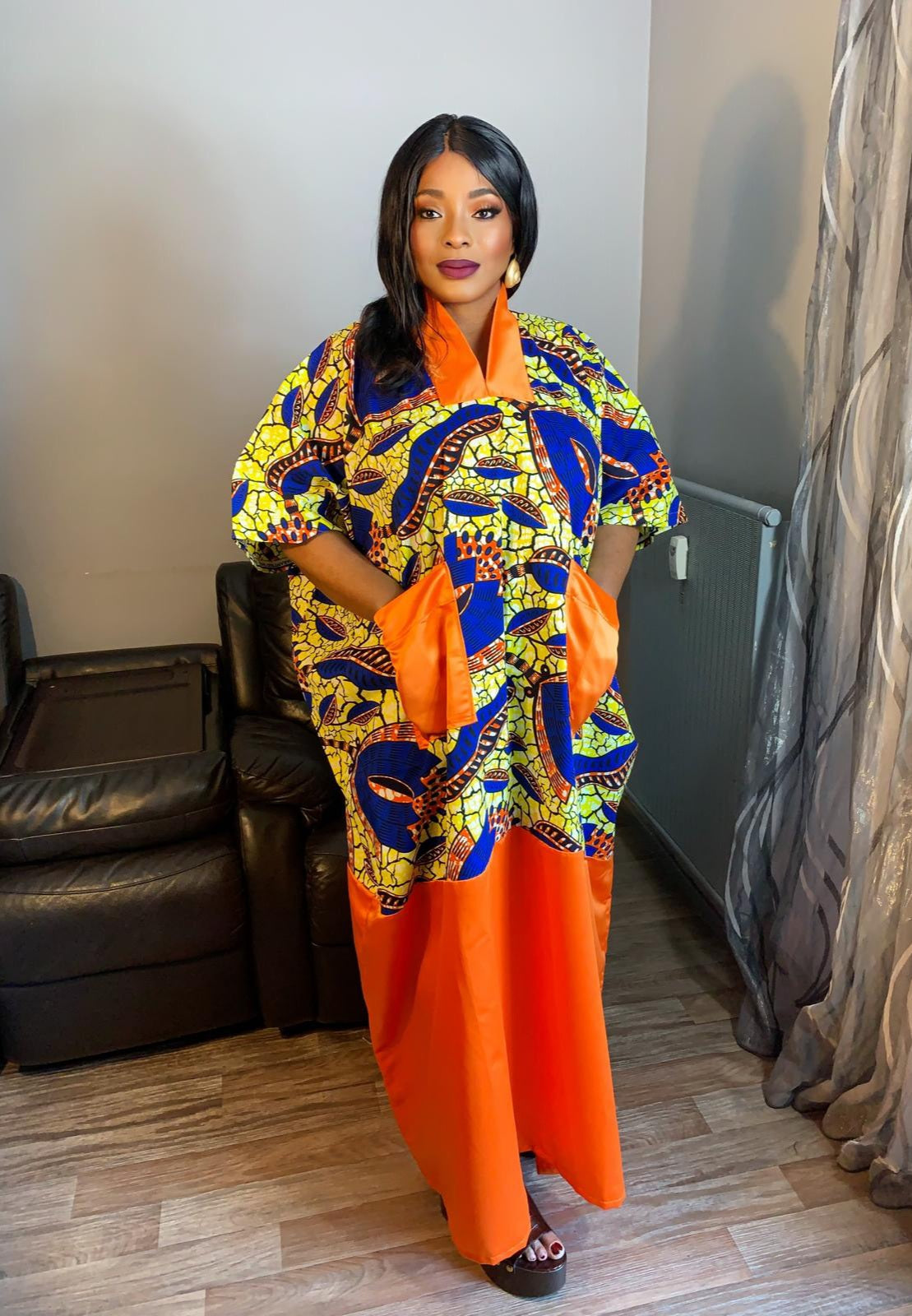 Robe Wax Duchesse Orange Hitarget avec Col Ankara Design wax 100%Coton