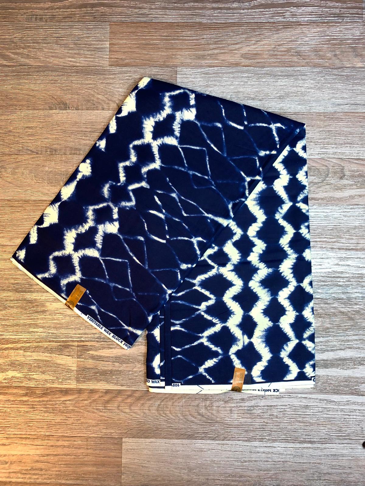 Tissus Wax Africain 100% Coton  couleur Ecru bleu marine Design Yoruba, 6 yards Wax Hitarget Authentique à motif: Vieux Indigo