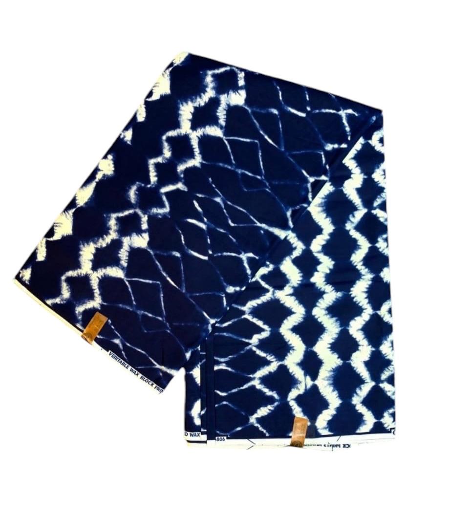 Tissus Wax Africain 100% Coton  couleur Ecru bleu marine Design Yoruba, 6 yards Wax Hitarget Authentique à motif: Vieux Indigo