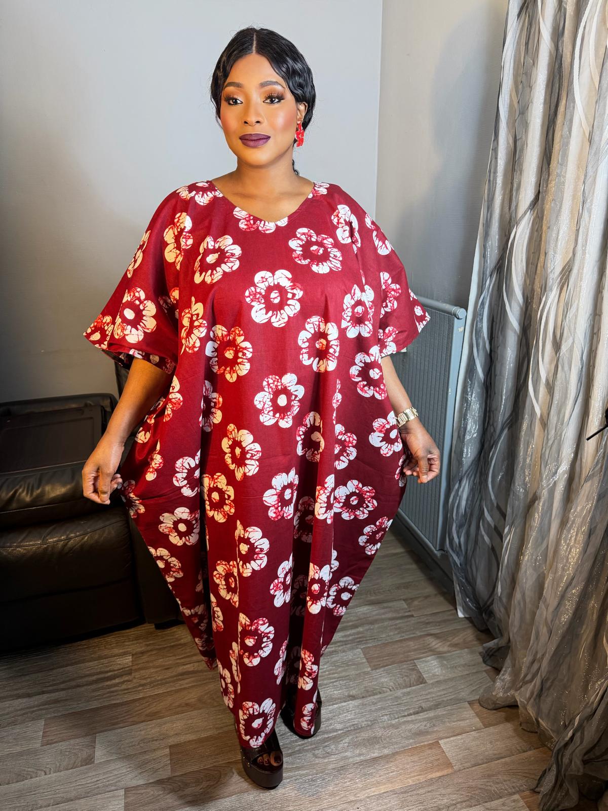 Robe en Wax Africain  Bordeaux Col V 100 % Coton – Robe Africaine Chic et Élégante à Motifs