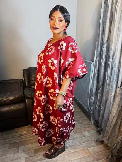 Robe en Wax Africain  Bordeaux Col V 100 % Coton – Robe Africaine Chic et Élégante à Motifs