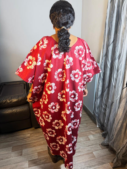 Robe en Wax Africain  Bordeaux Col V 100 % Coton – Robe Africaine Chic et Élégante à Motifs