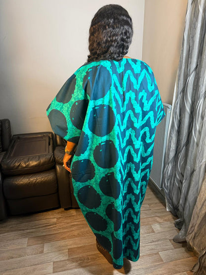 Robe en Wax Africain Verte Col V 100 % Coton – Robe Africaine Chic et Élégante à Motifs