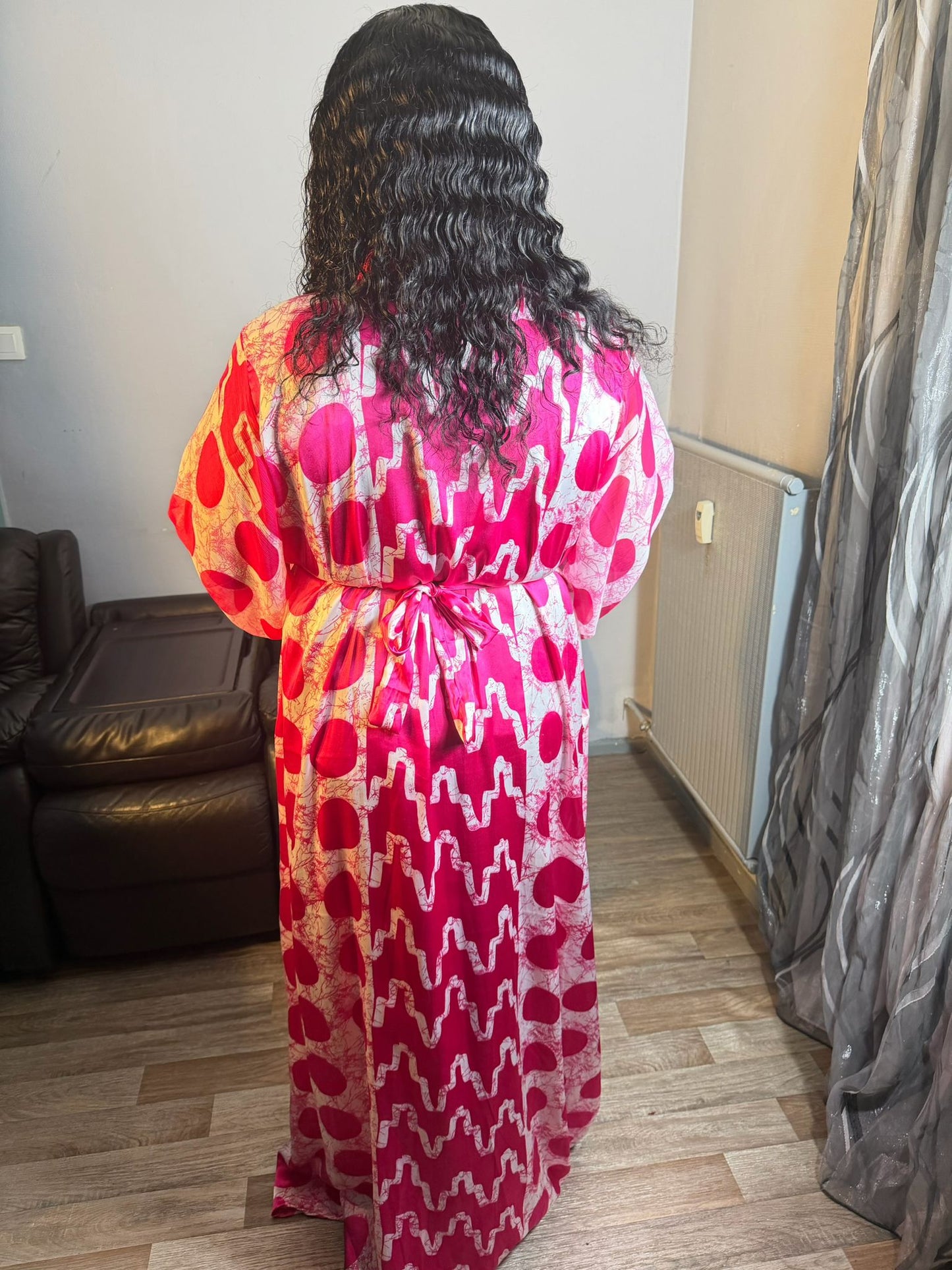 Robe longue en soie bleu royal avec manches en mousseline – Élégance fluide et raffiné"Silk