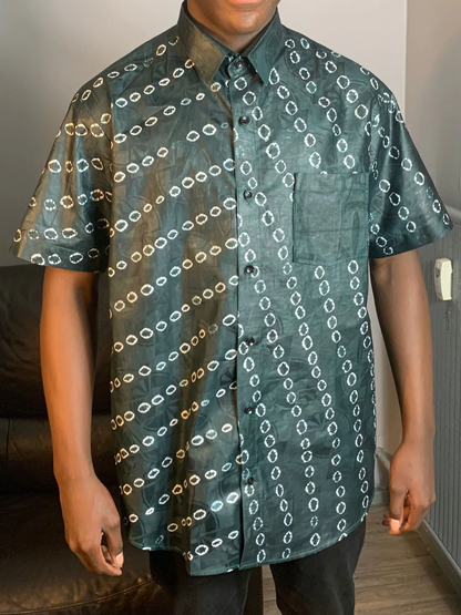 Chemise Homme Vert et blanc. Bazin Batik Kampala Adire,tye and dye Coton Doux