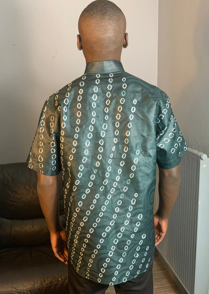 Chemise Homme Vert et blanc. Bazin Batik Kampala Adire,tye and dye Coton Doux